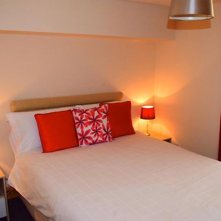Two Bedroom Town Centre Apartment Elgin Zewnętrze zdjęcie